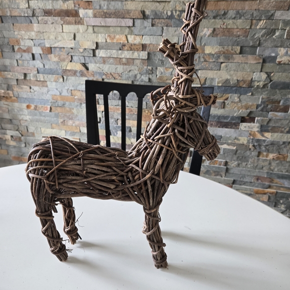 Rustic Woven Reindeer Decor - Picture 6 of 8